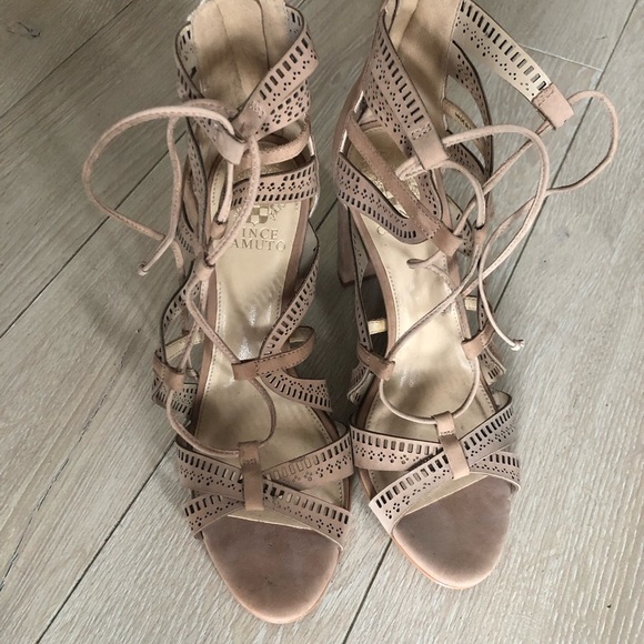 Vince Camuto Leather Gladiator Cutout Sandals in Beige Size 8/38 - Picture 4 of 13